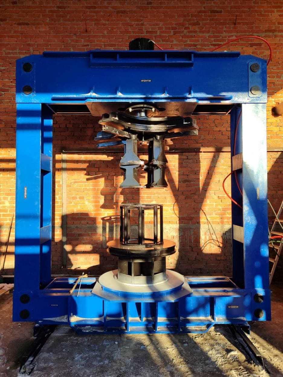 Самый большой пресс в России